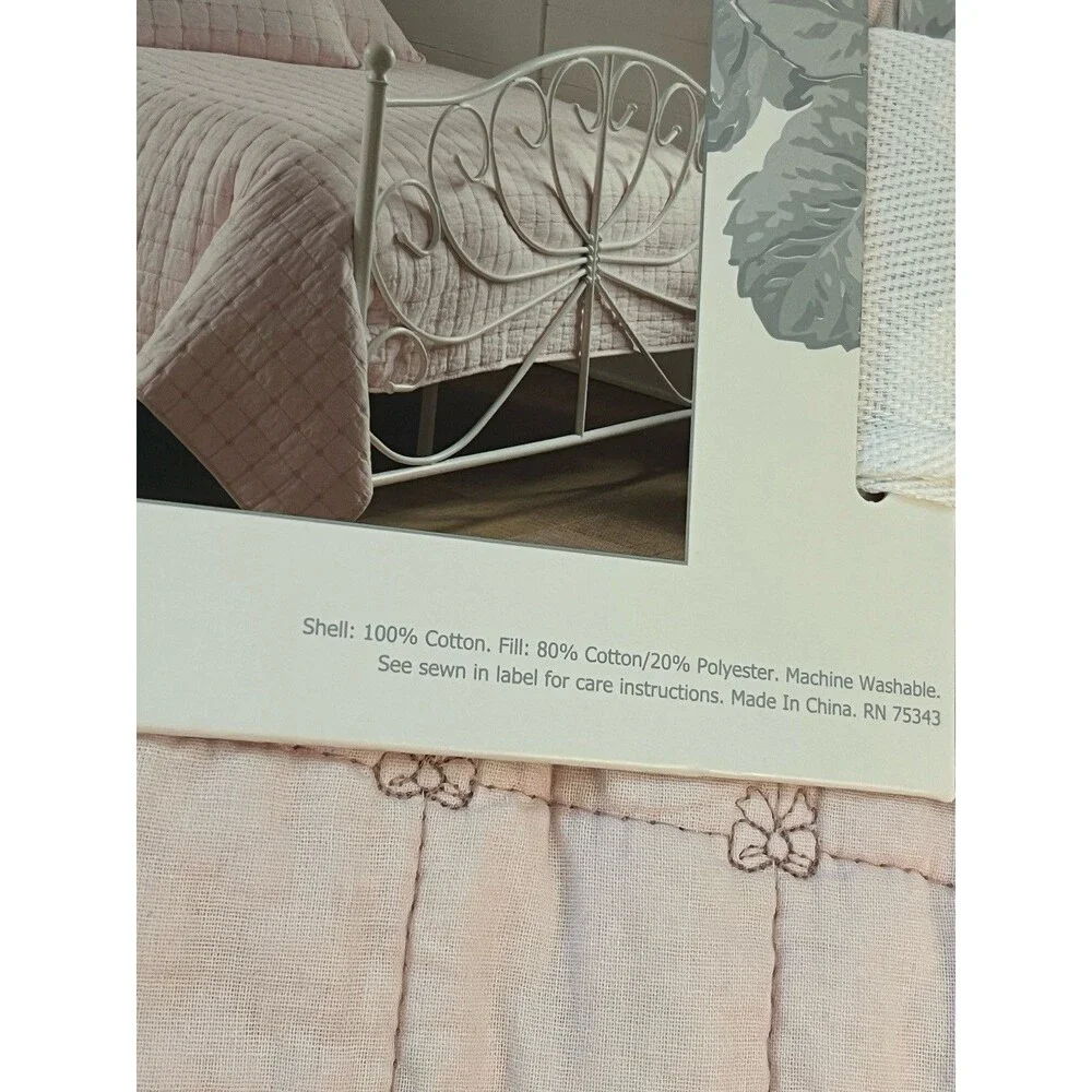 Shabby Chic Full/Queen Pink Quilt with All Over Bow Design 88”x92” New